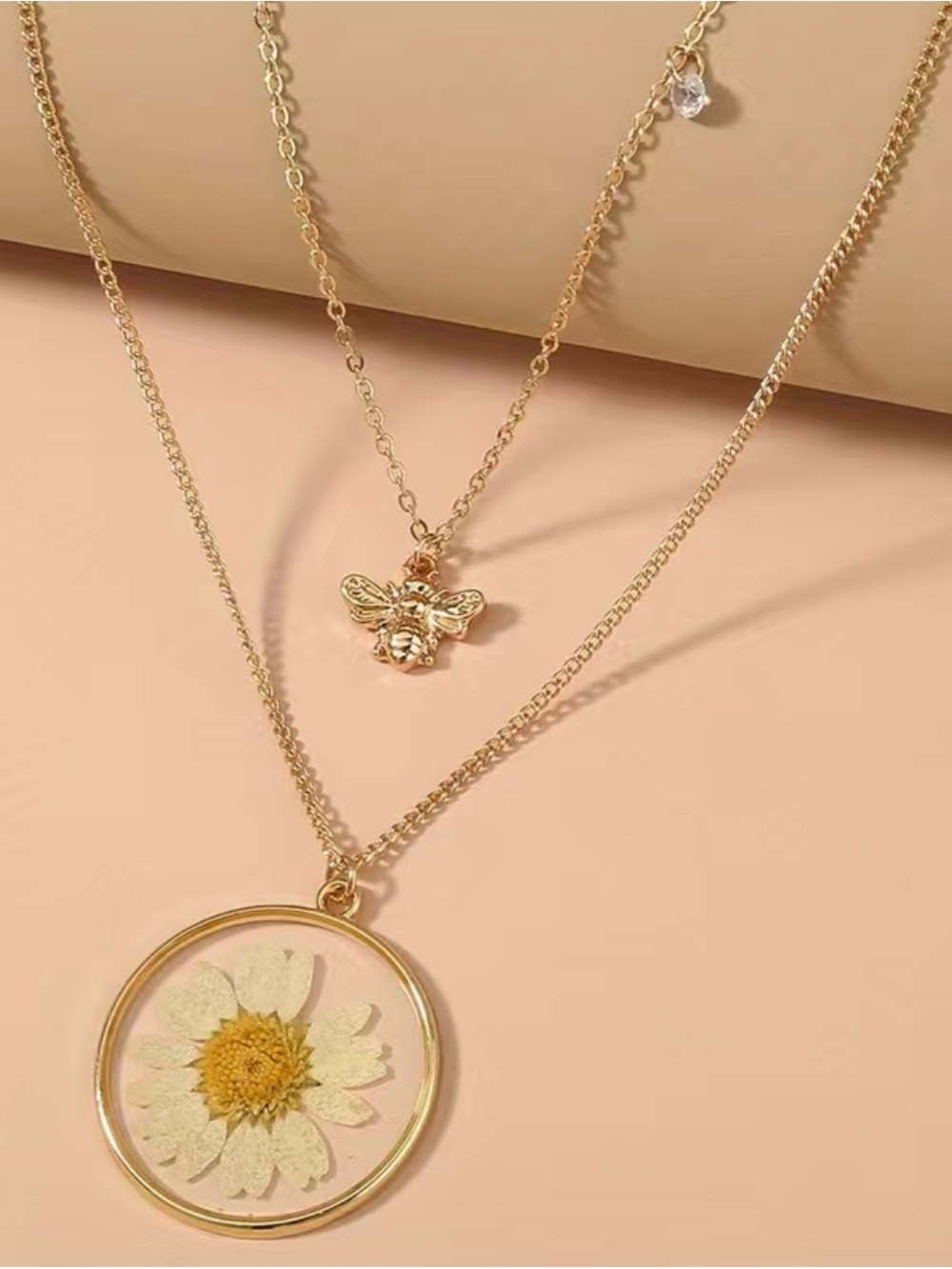 NWT Gold Layered Bee & Daisy Necklace, Floral Jewelry